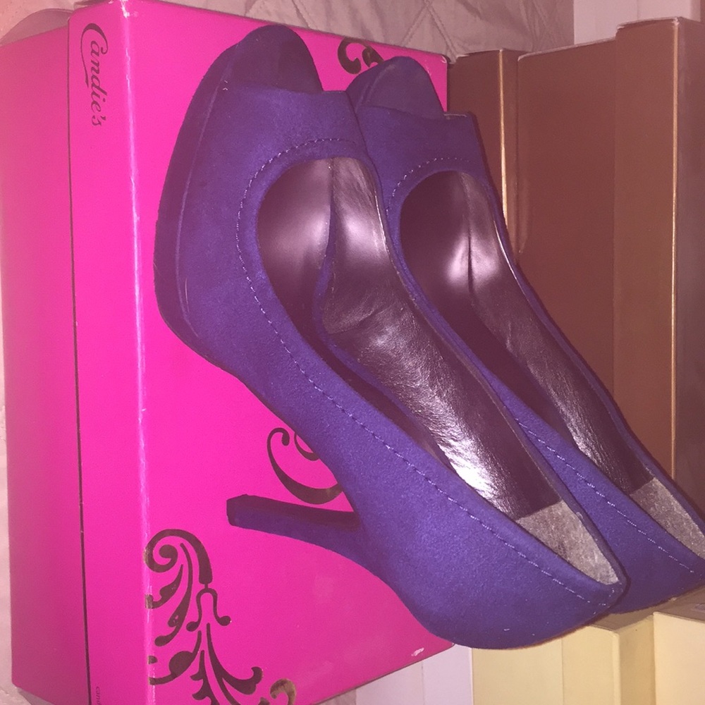 Candies navy suede pump